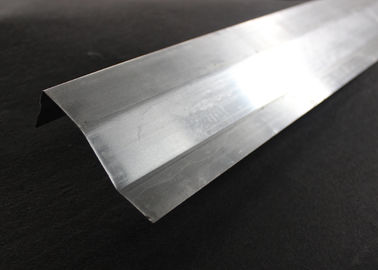 Украшать металл суспендировал алюминиевый потолок Waved сформировал 0.7mm для плиток потолка офиса